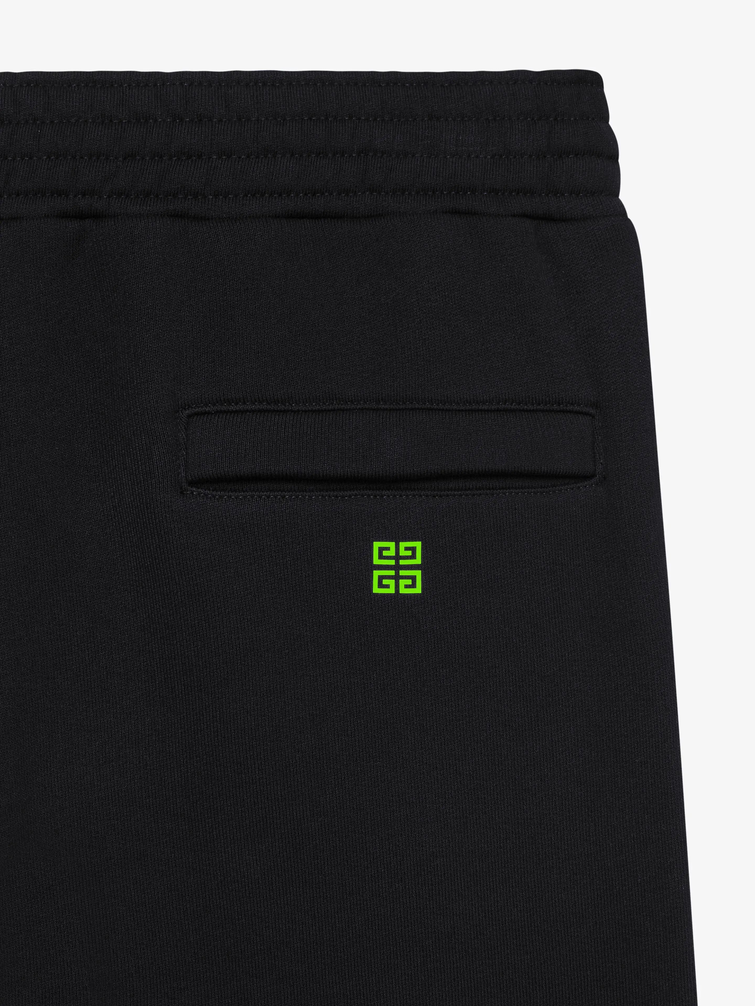 Givenchy o1gr1nt0125 Board Short in Black Size US 32 / EU 48 - 2 Thumbnail