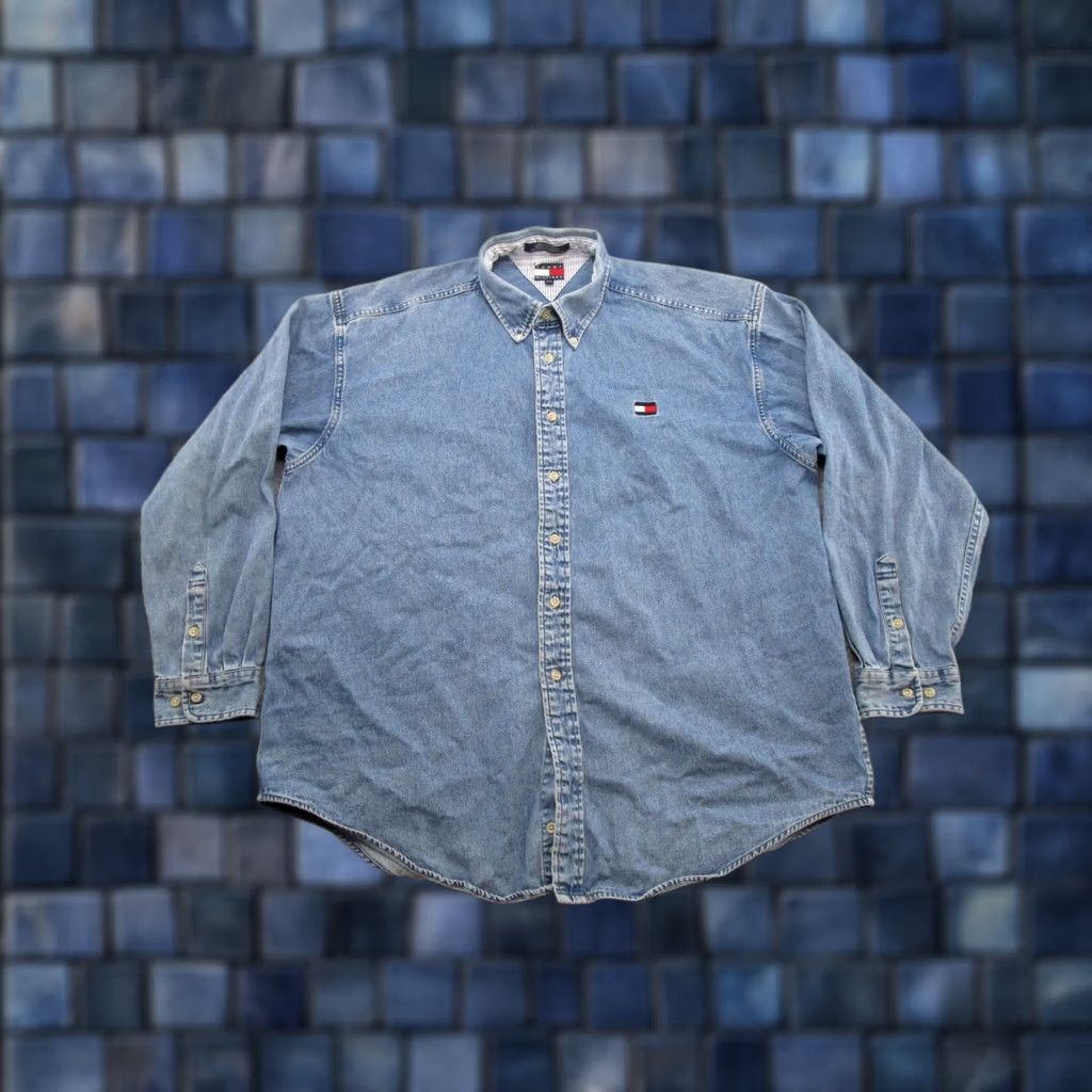 Tommy Hilfiger VTG Tommy Hilfiger Denim Button Front Shirt Mens XL Blue Cotton Button-Up Grunge Streetwear Logo Pocket Collared Casual Classic Shirt Size US XL / EU 56 / 4 - 1 Thumbnail