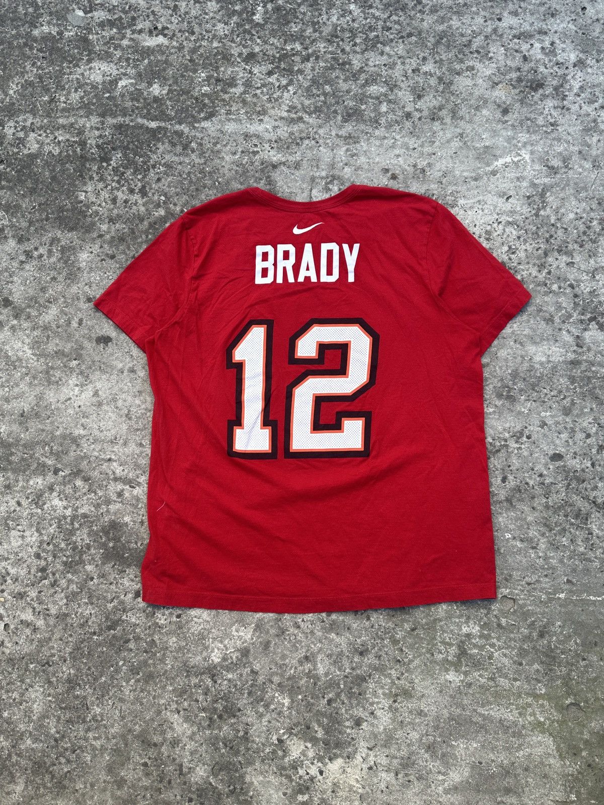 Nike NFL Nike Buccaneers Brady 12 T-shirt Streetwear Rare USA XL Size US XL / EU 56 / 4 - 1 Thumbnail