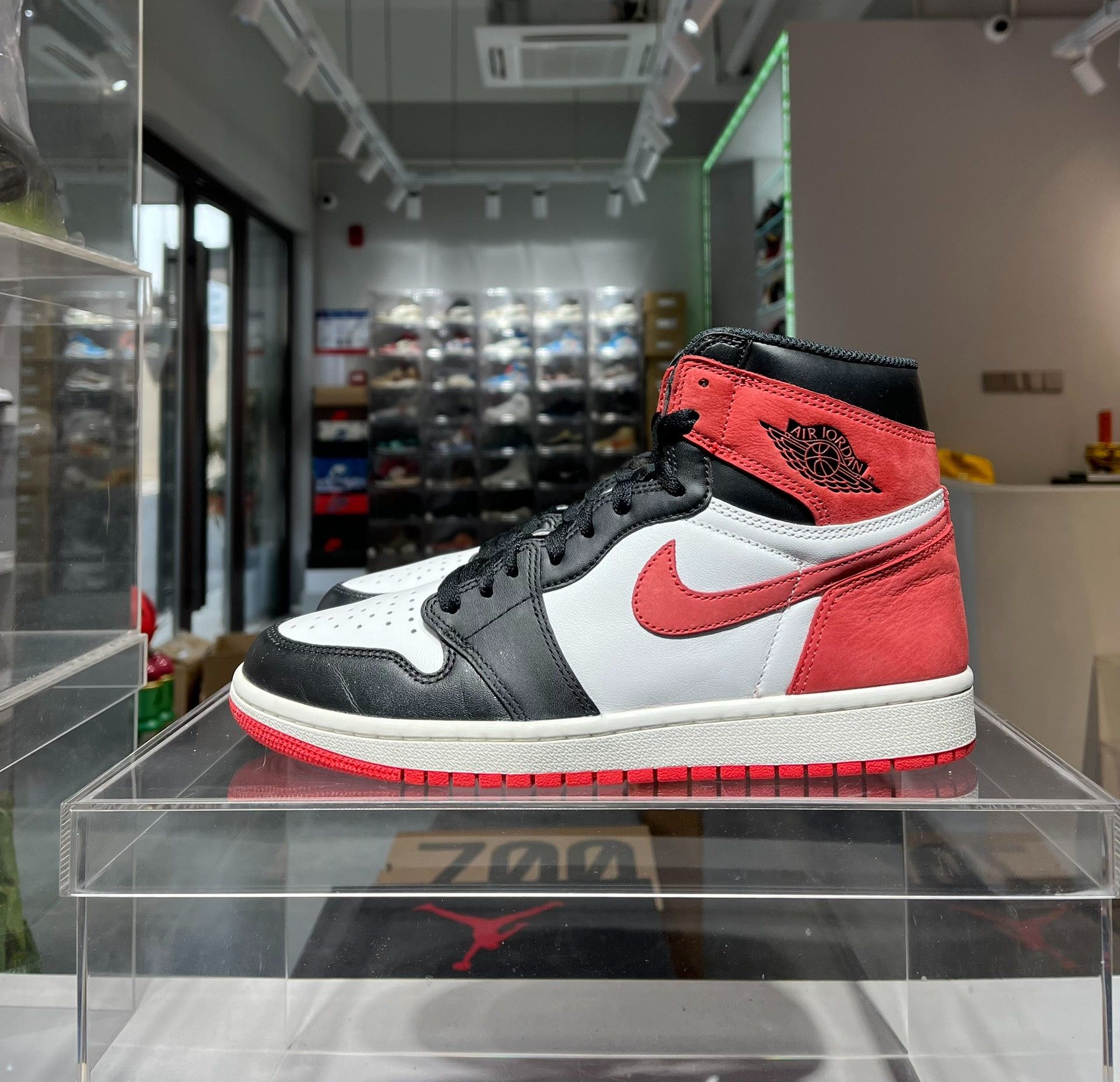 Nike Nike Red Lowtop Sneakers 41 Men Size US 8.5 / EU 41-42 - 1 Thumbnail