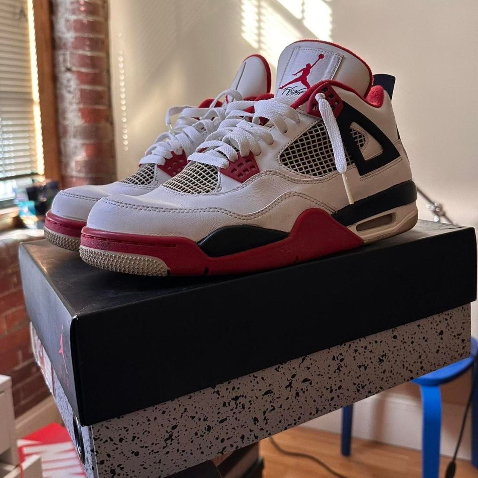 Jordan Brand × Nike Air Jordan 4 Retro Fire Red 2012 Size US 10 / EU 43 - 2 Thumbnail