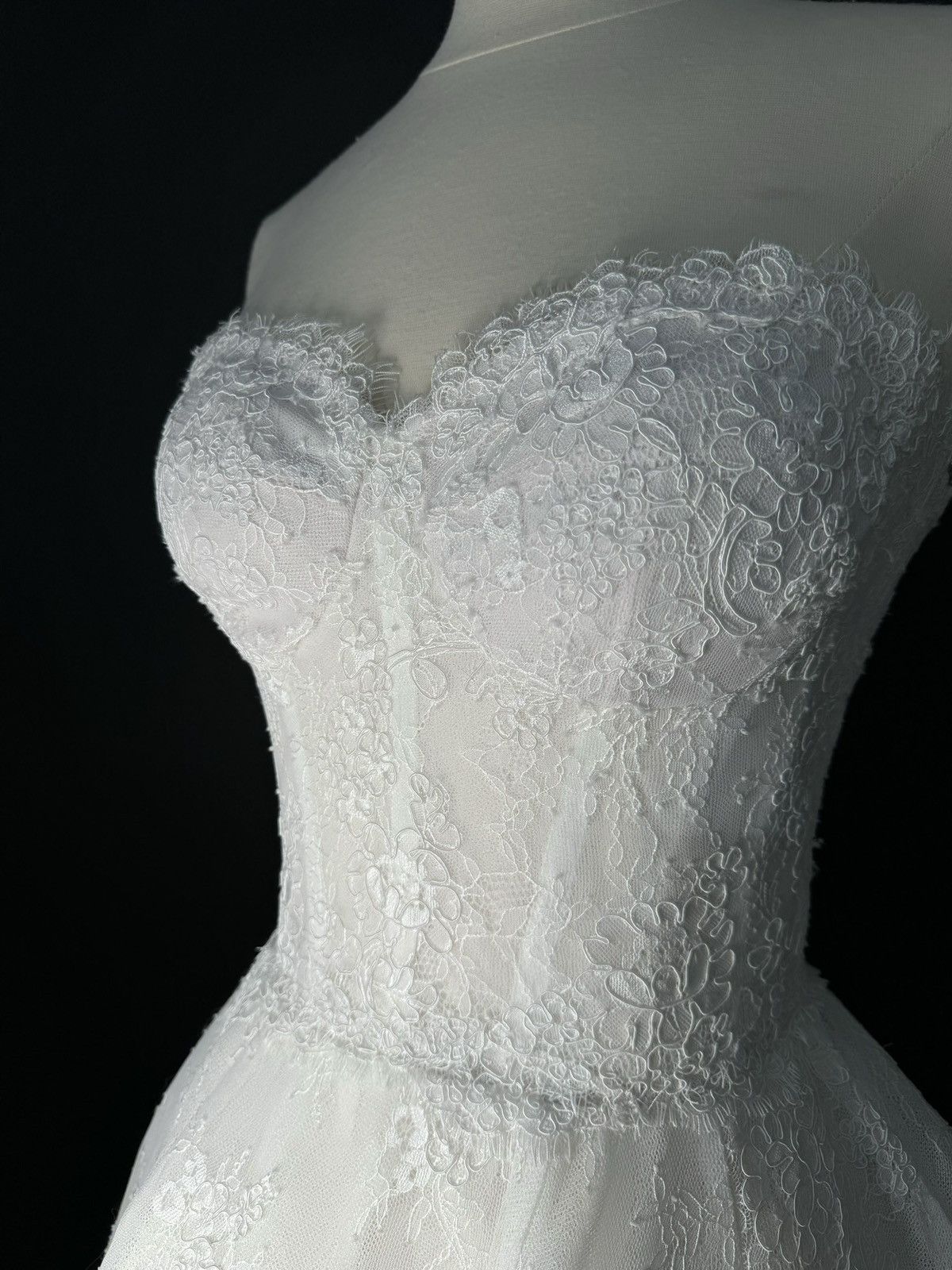 Other Preloved US 2 Anna Augusta French Corded Lace Bridal Gown Size XS / US 0-2 / IT 36-38 - 4 Thumbnail
