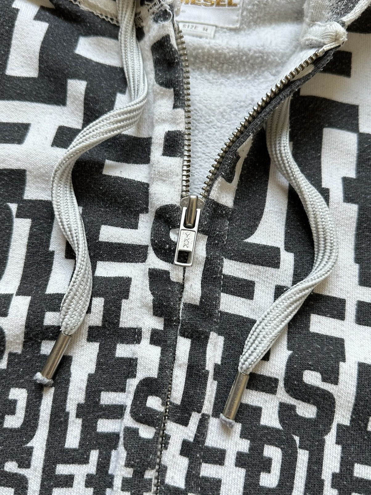 Diesel × Vintage Vintage Diesel Monogram Logo Y2K Zip Hoodie Size M Size M / US 6-8 / IT 42-44 - 4 Thumbnail
