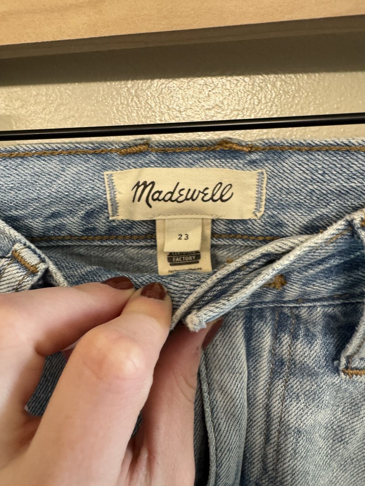 Madewell Madewell denim midi skirt Size 23" - 2 Thumbnail