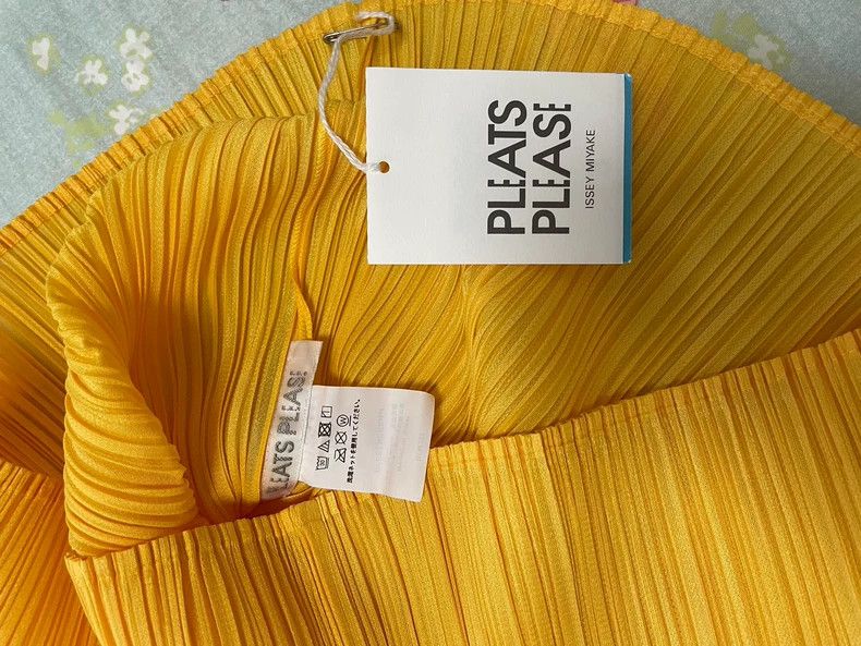 Issey Miyake issey miyake size:3 Yellow short-sleeved top 2505-Nextarro Size US XXS / EU 40 - 3 Thumbnail