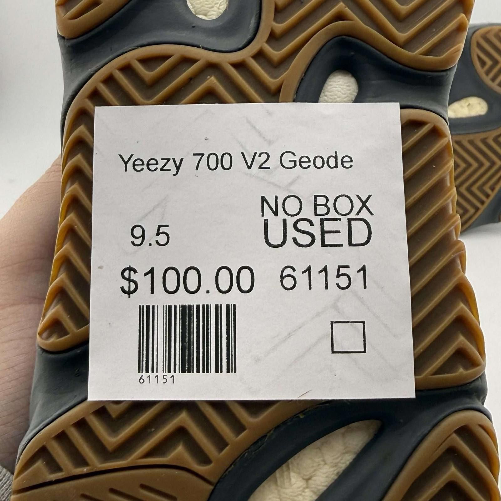 Adidas Adidas Yeezy 700 V2 Geode 9.5 Used No Box Size US 9.5 / EU 42-43 - 7 Thumbnail