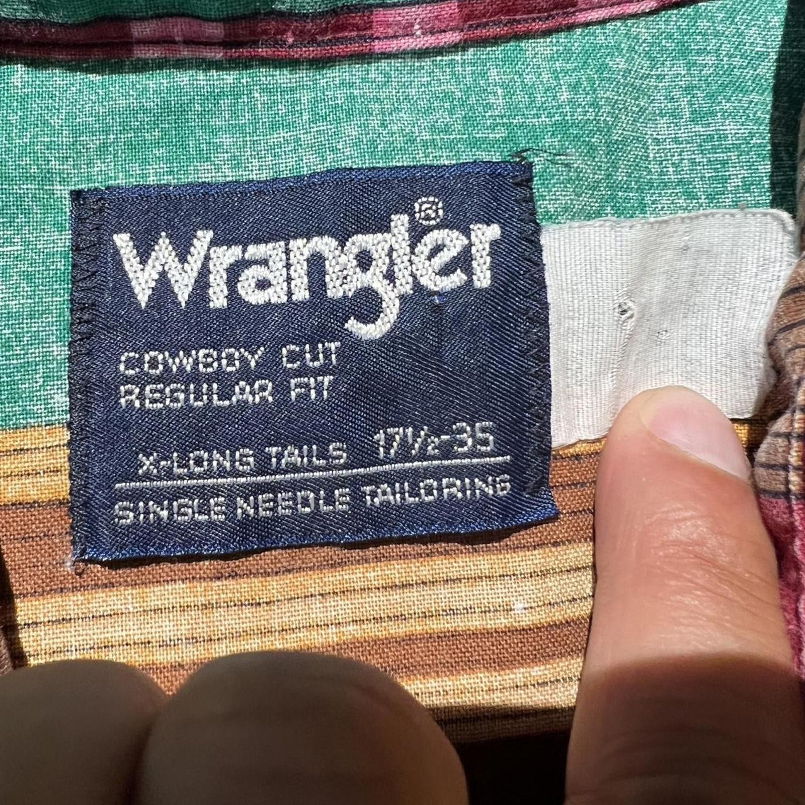 Wrangler Vintage Wrangler Southwestern Aztec Western Button Down Size US XL / EU 56 / 4 - 5 Thumbnail