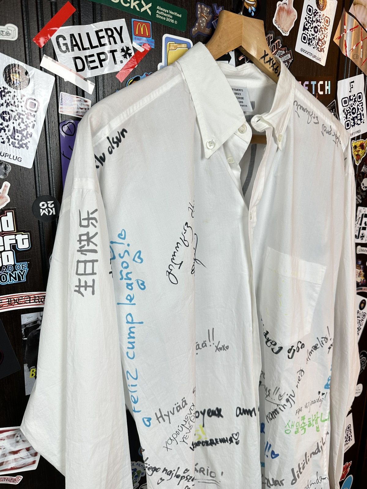 Vetements SS19 Graffiti Shirt Size US XS / EU 42 / 0 - 4 Thumbnail