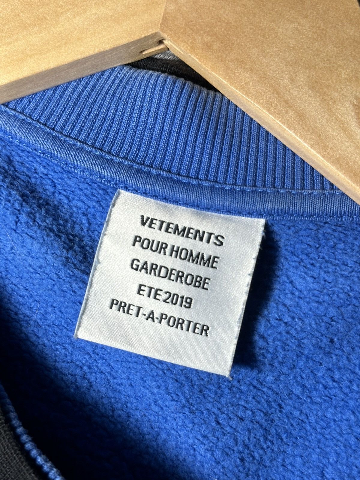 Vetements Company Name Crewneck Size US M / EU 48-50 / 2 - 7 Thumbnail