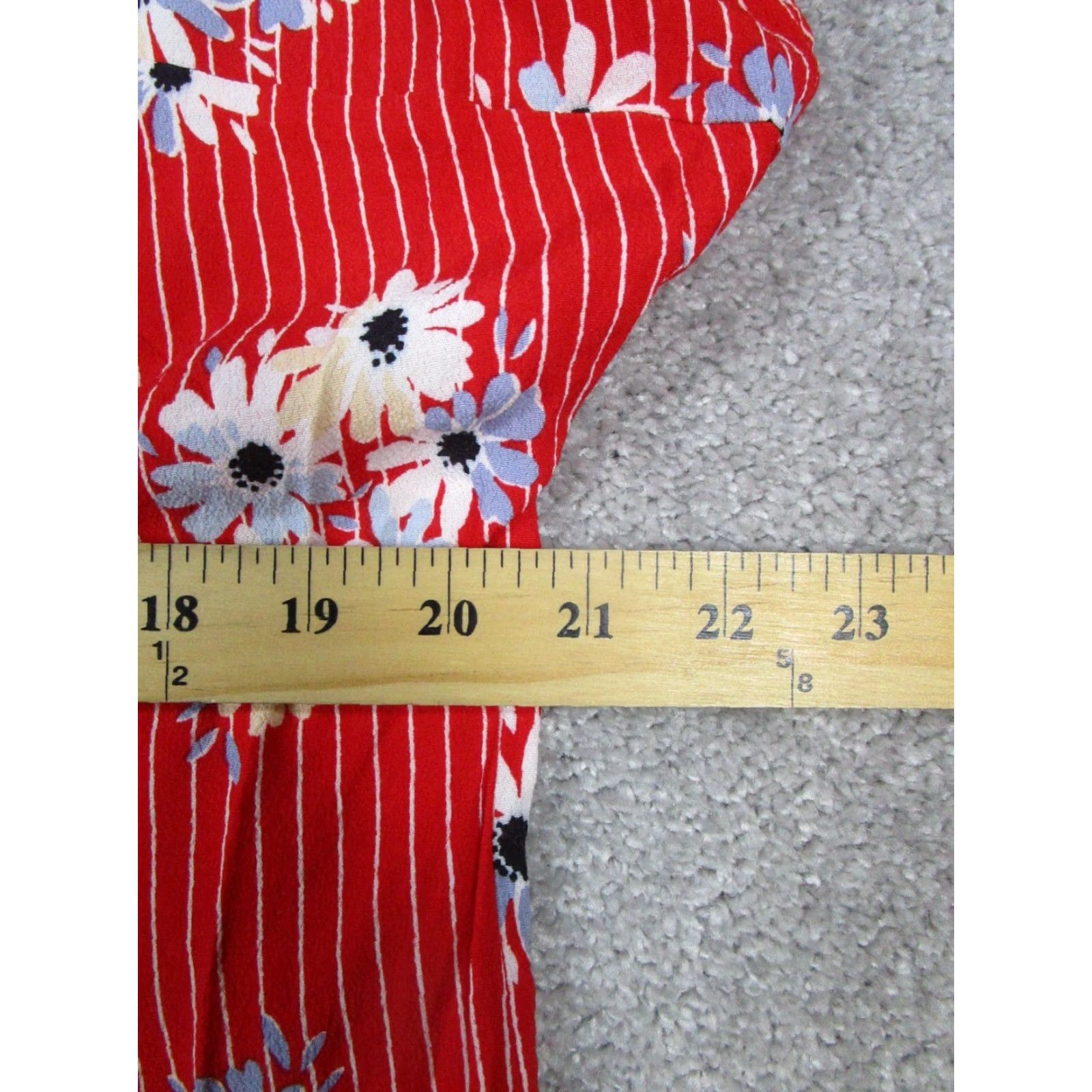 Madewell Madewell Shirt Womens XS Red Floral Top V-Neck Short Sleeve Blouse Casual Size XS / US 0-2 / IT 36-38 - 6 Thumbnail