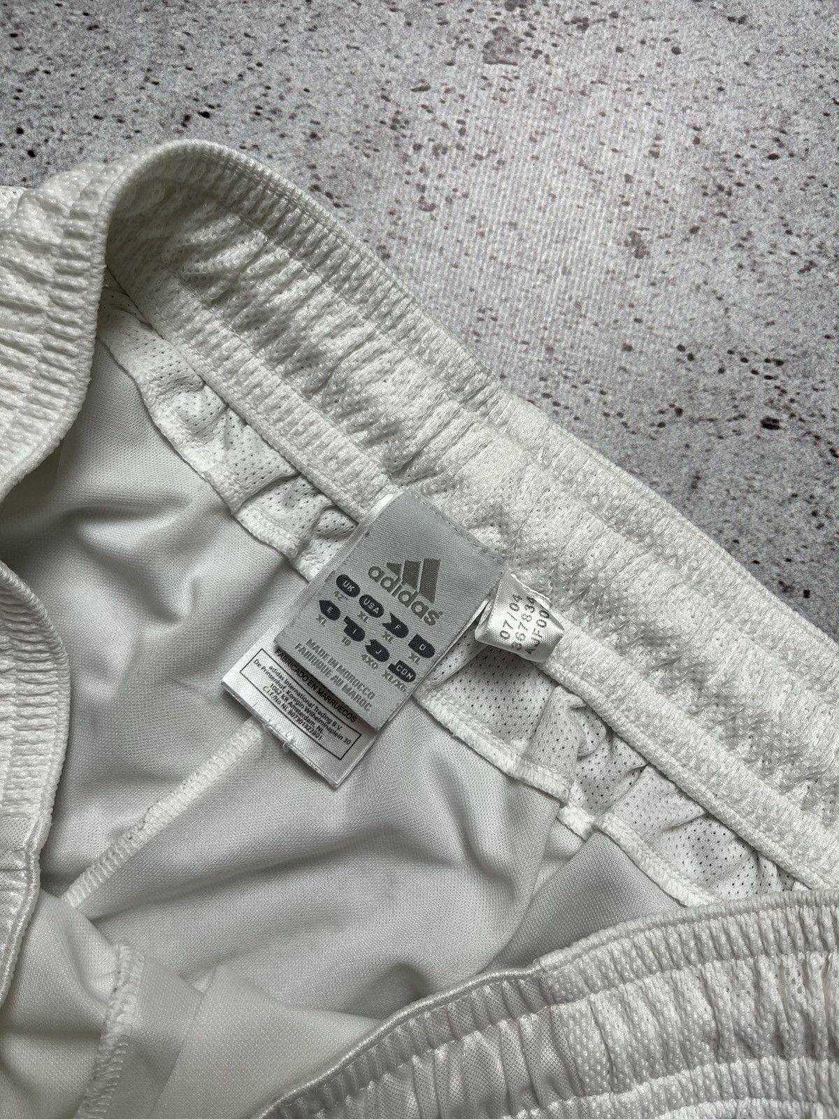 Adidas ⚽️👑Vintage Real Madrid Adidas Shorts Soccer Shorts Size US 34 / EU 50 - 4 Thumbnail