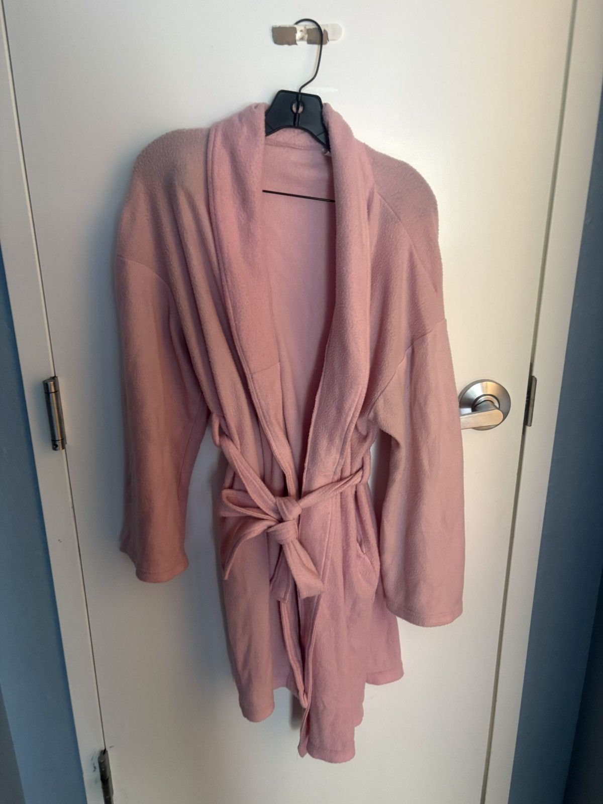 Other Women's Pink Fleece Long Sleeve Belted Shawl Collar Robe Size ONE SIZE - 8 Thumbnail