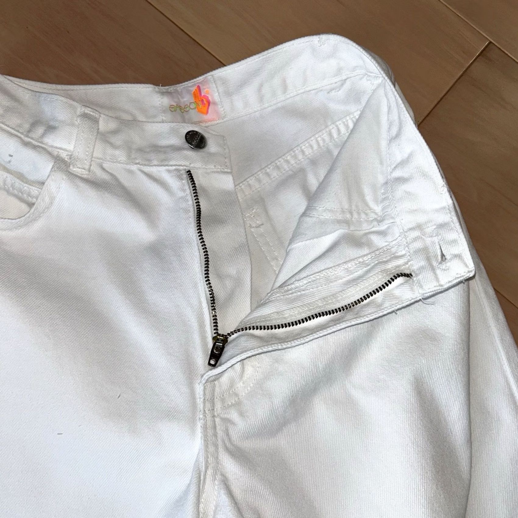 Vintage VINTAGE Sasson White Denim Jeans Zip Ankle High Waisted Womens 6 24 Waist 27 Inseam 1980s Art Deco Glass White Jeans Size 42" / US 20 - 5 Thumbnail