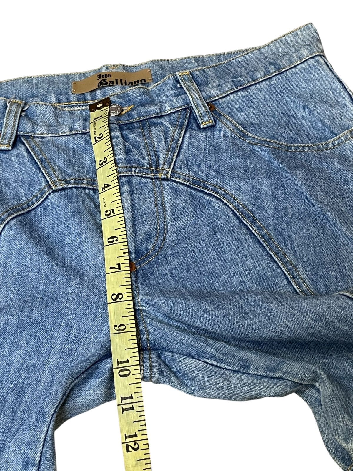 John Galliano JOHN GALLIANO MADE IN ITALY CURVE LEG JEANS Size US 31 - 15 Thumbnail