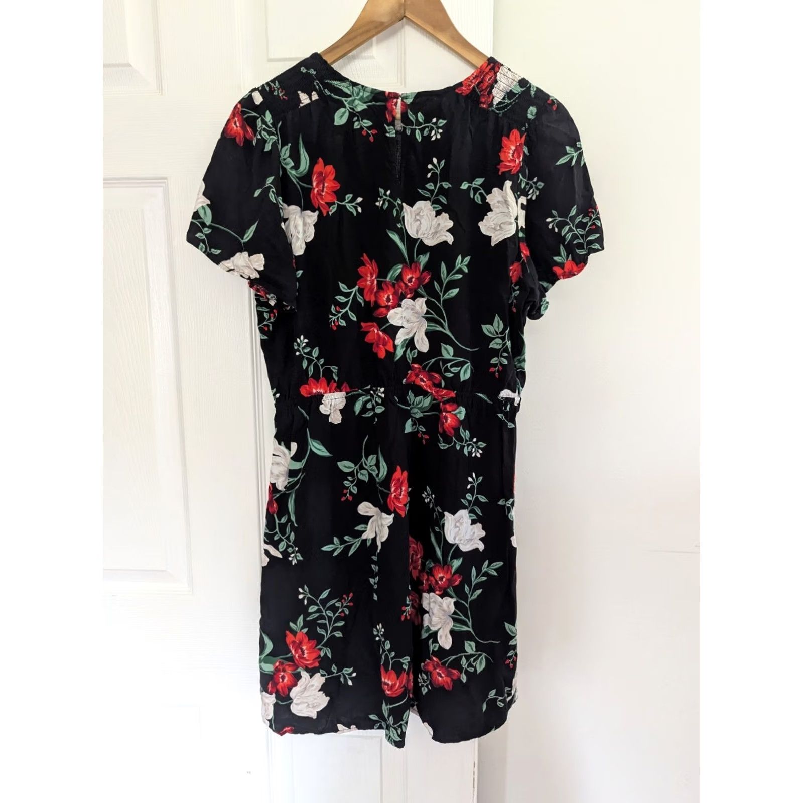 Old Navy Old Navy Short Sleeve Mini Dress Floral Women's L Blue EUC Light Weight Size 36" / US 14 / IT 50 - 3 Thumbnail