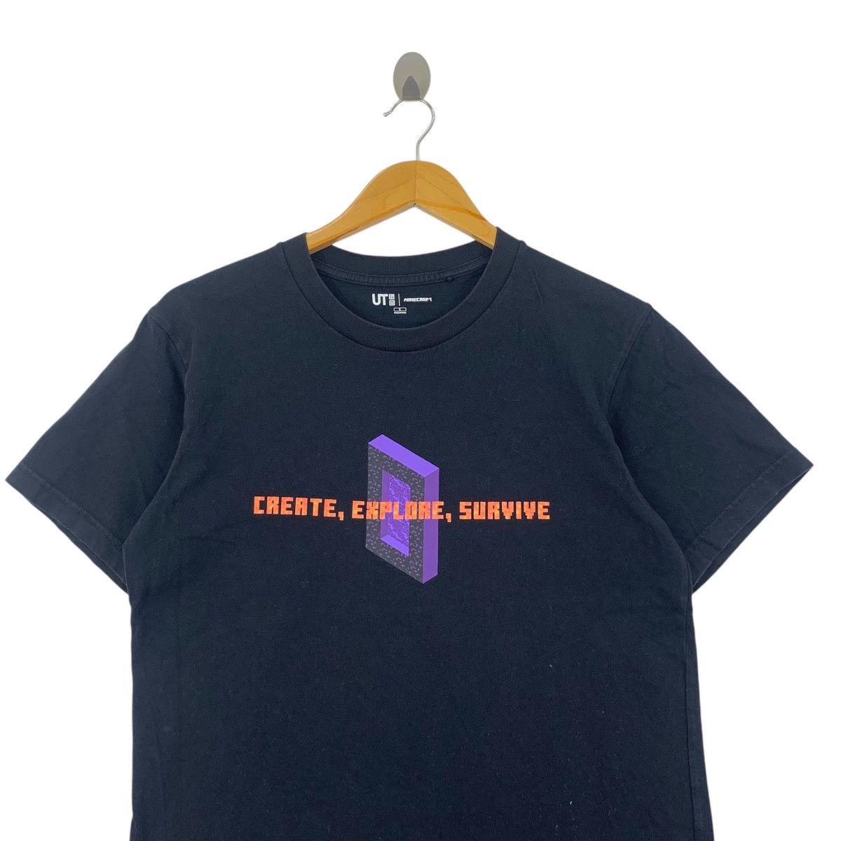 Uniqlo UNIQLO x MINECRAFT GAME Create Explorer Survive Tee Shirt Size S / US 4 / IT 40 - 2 Thumbnail