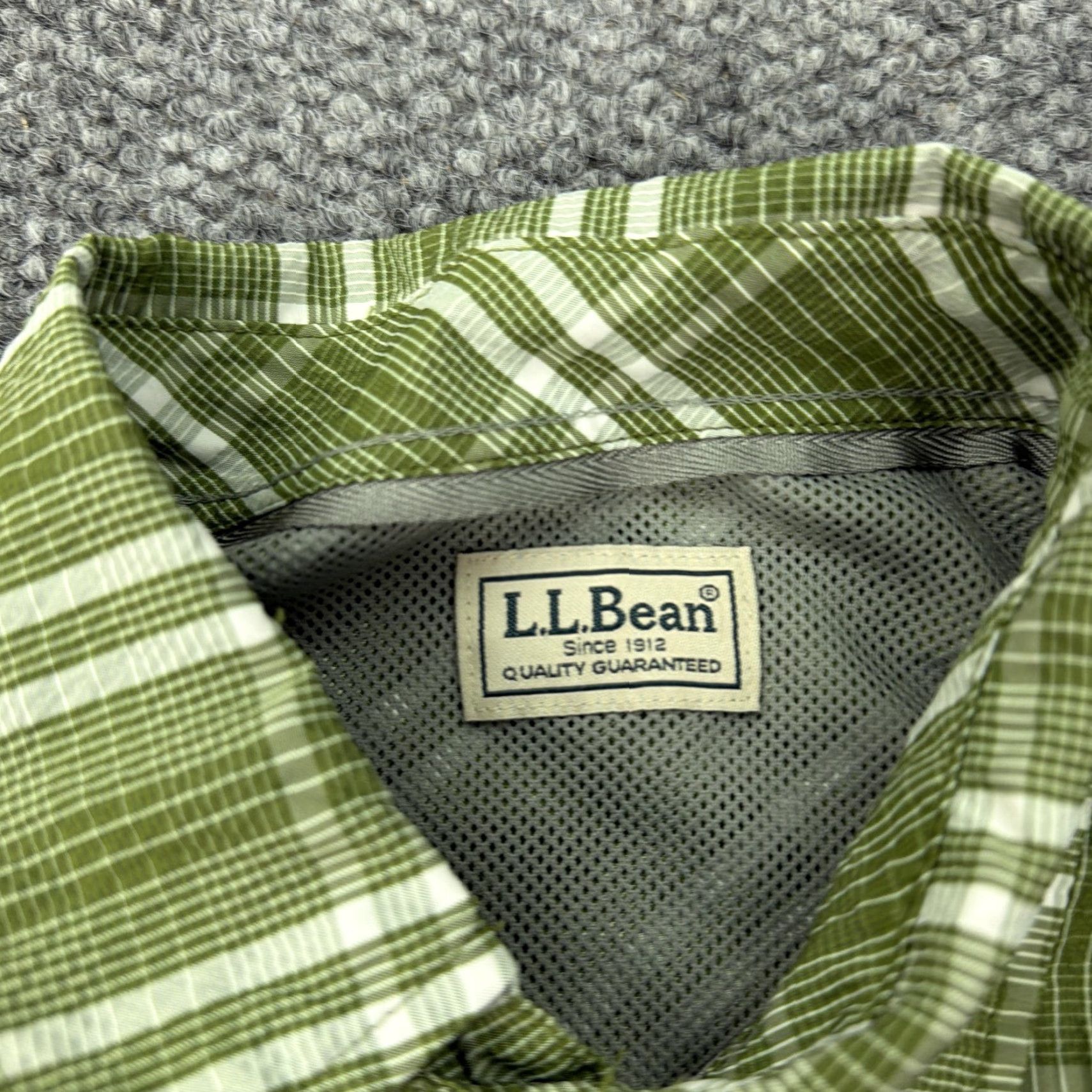 Vintage LL Bean Shirt Mens M Green Plaid Lightweight Button-Down Outdoor with Pockets Zip Pocket Size US M / EU 48-50 / 2 - 4 Thumbnail