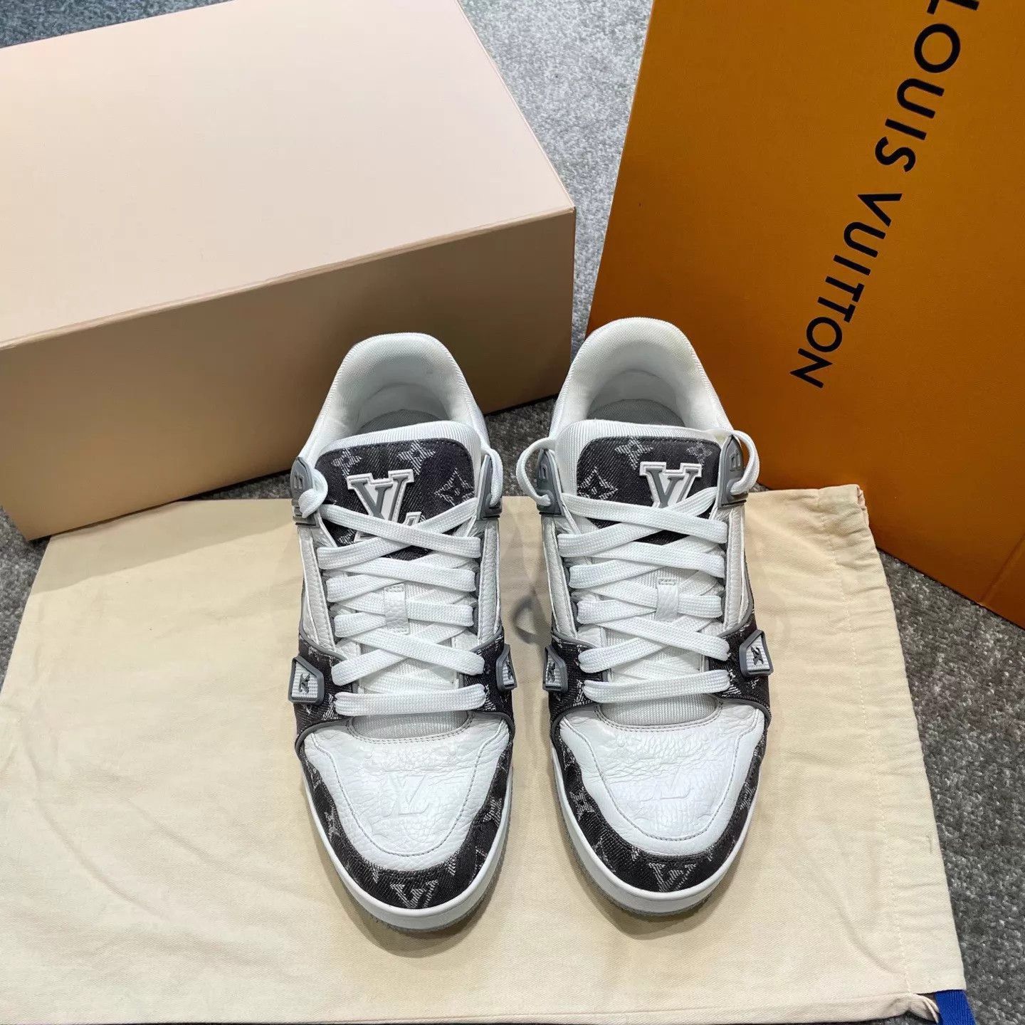 Louis Vuitton Gray High-Top Sneakers Size 10 Size US 10 / EU 43 - 1 Thumbnail
