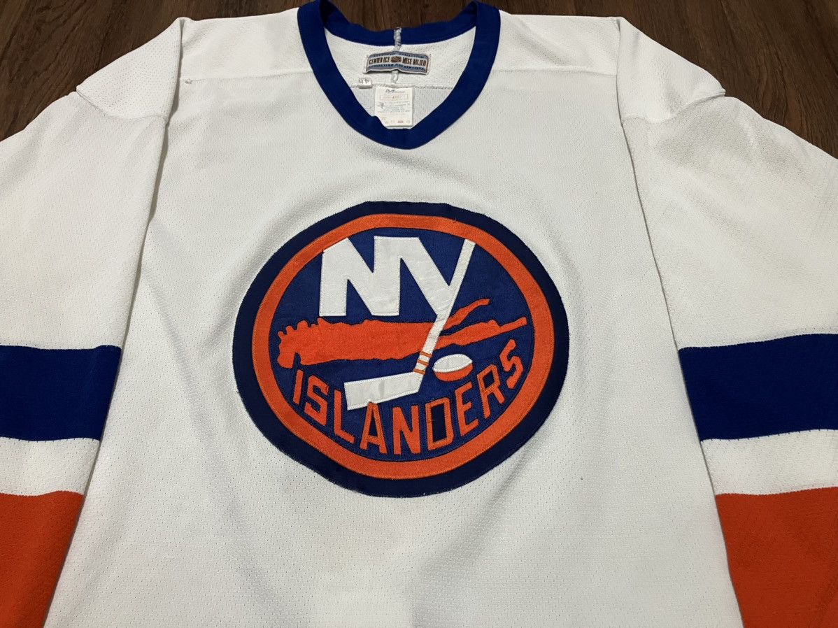 Ccm New York Islanders CCM Authentic NHL Hockey Jersey Size 48 Size US L / EU 52-54 / 3 - 2 Thumbnail