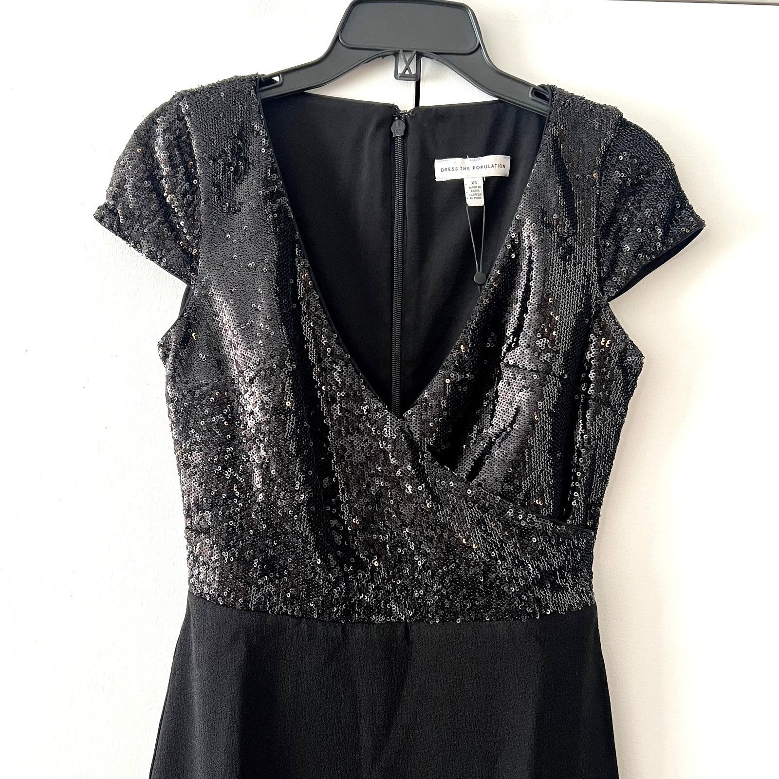 Dress the Population Dress The Population Jaleah Bodycon Midi Dress Black size XS Size XS / US 0-2 / IT 36-38 - 4 Thumbnail
