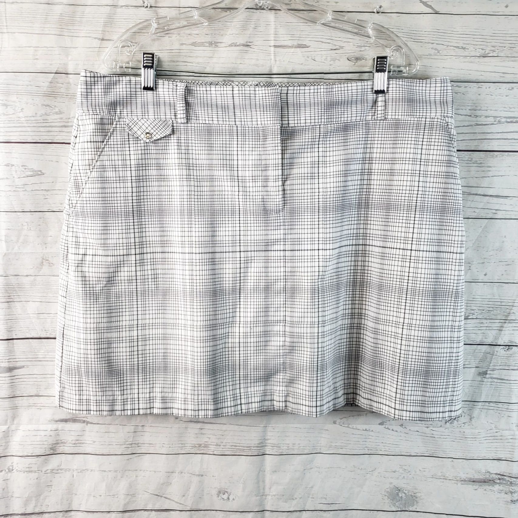 Izod Izod Womens Skort Sz 16 White Black Pockets Polyester Activewear Short Skirt Womens 16 Size ONE SIZE - 2 Thumbnail