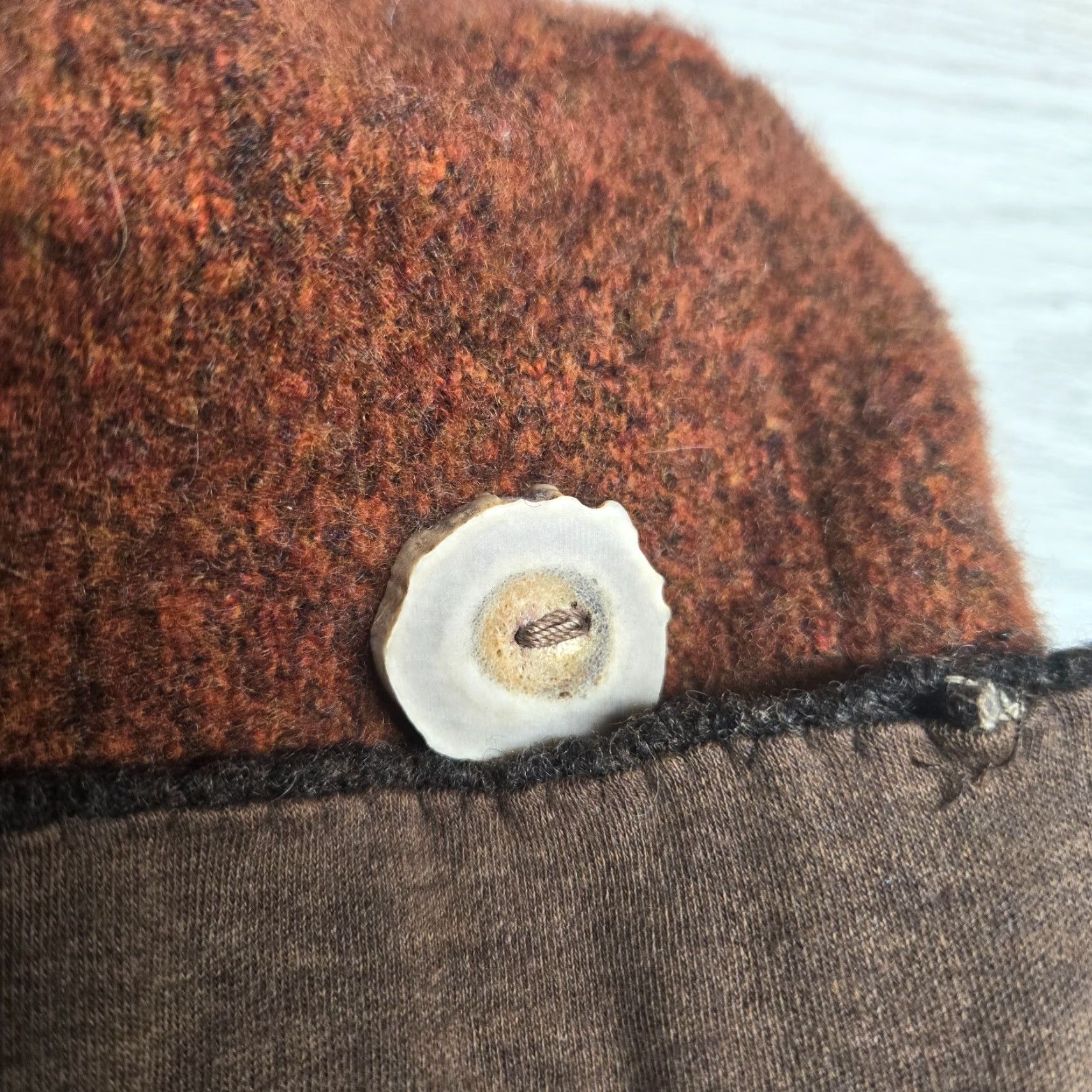 Vintage Beautiful Upcycled Ladies Hat Beanie 2 Tone Brow Knit Handmade Pin Size ONE SIZE - 2 Thumbnail