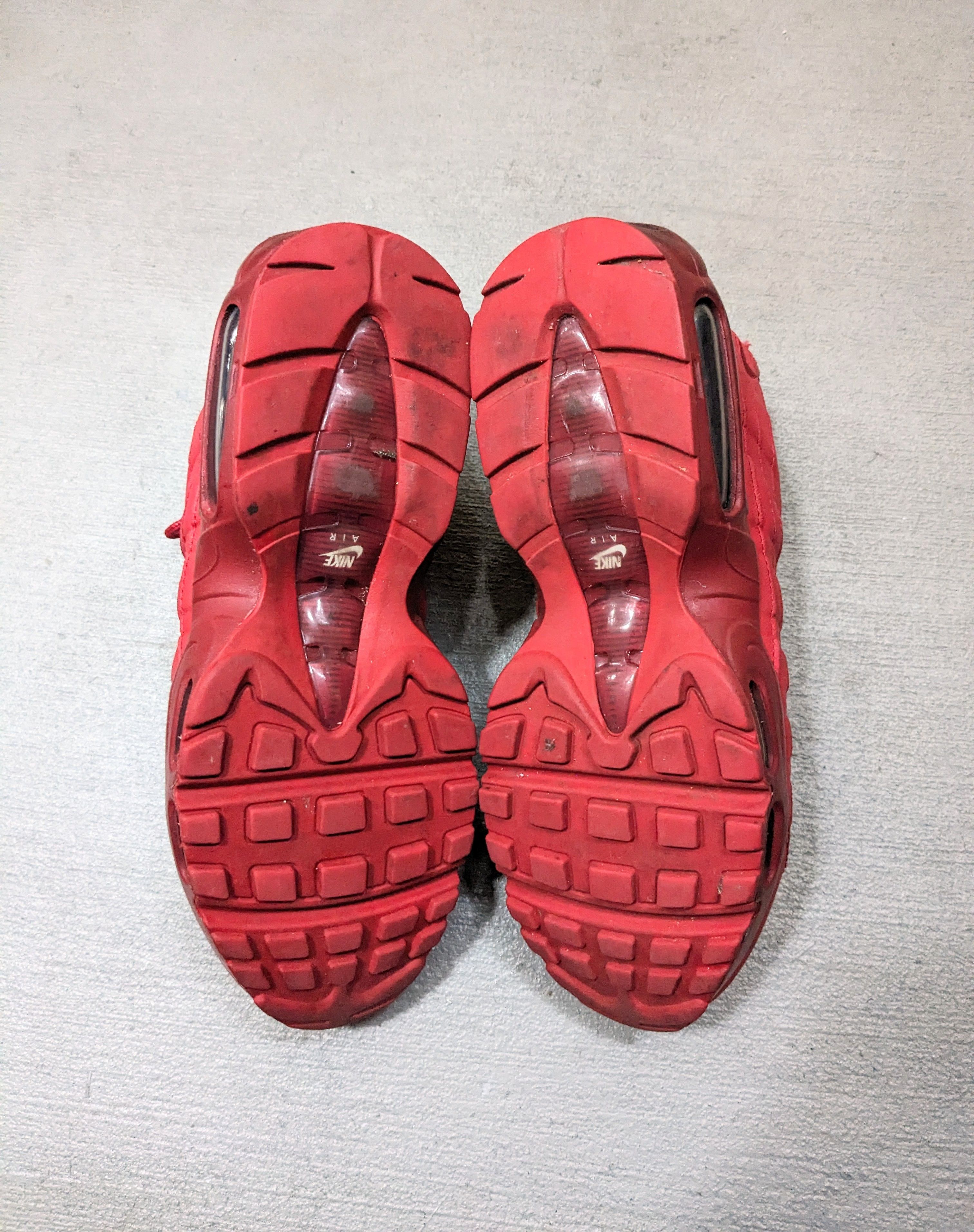 Nike Nike Air Max 95 Triple Red Size 8 CQ9969-600 2019 Size US 8 / EU 41 - 16 Thumbnail