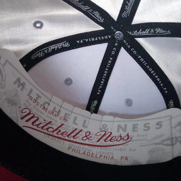 Mitchell & Ness × NCAA NWT Mitchell & Ness UNLV Runnin' Rebels Script Snap Hat Cap Size ONE SIZE - 9 Thumbnail