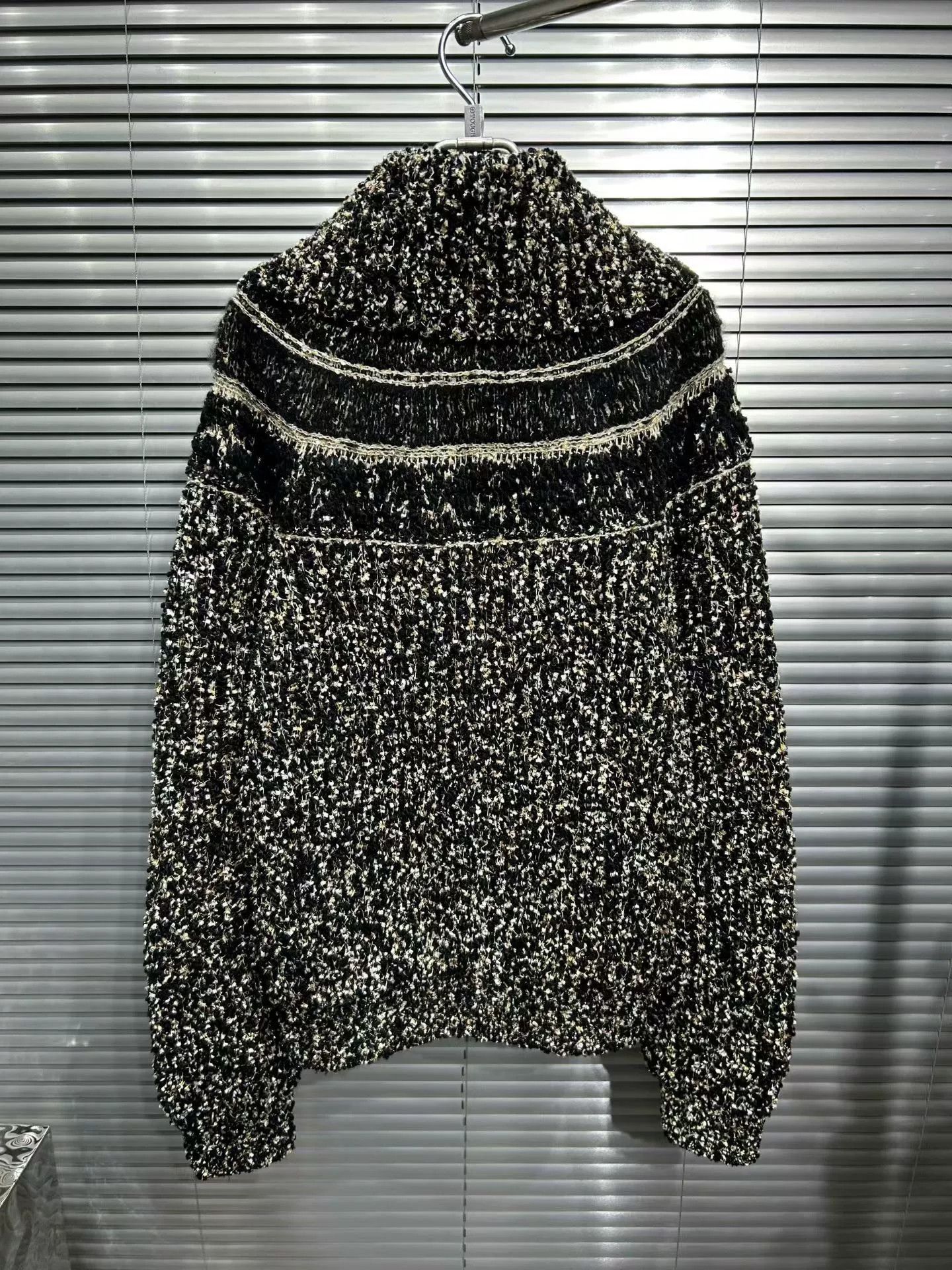 Chanel chanel black gold high neck button sweater Size US L / EU 52-54 / 3 - 2 Thumbnail
