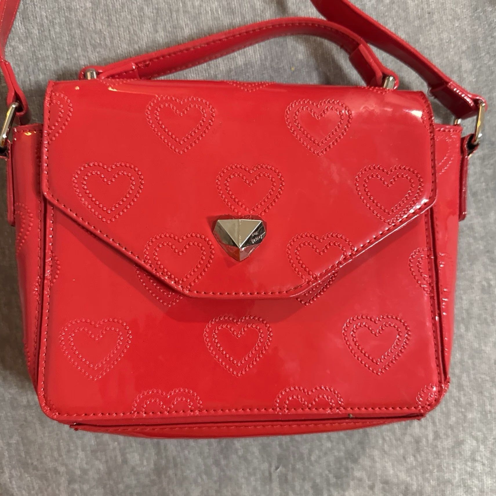 Betsey Johnson EUC Betsey Johnson Red Top Handle Bag Crossbody Heart Design Satchel Purse Casual Medium Women Size M / US 6-8 / IT 42-44 - 2 Thumbnail