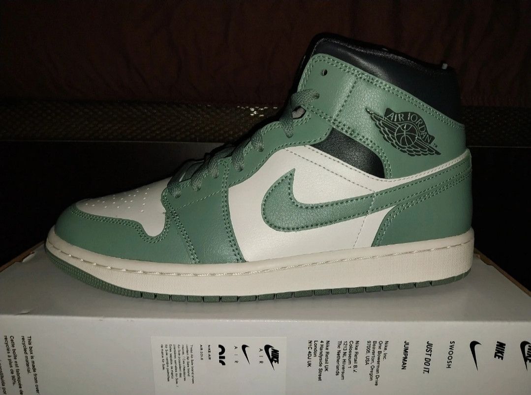 Nike Air Jordan 1 MID Size US 11.5 / EU 44-45 - 3 Thumbnail