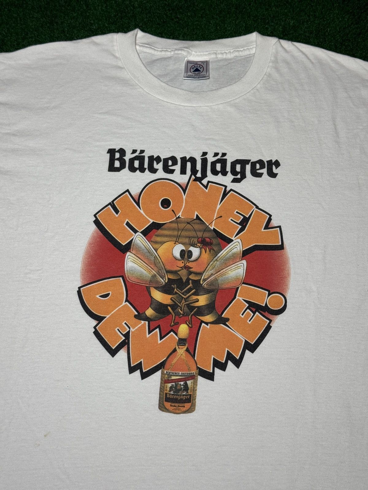Vintage Vintage 90s Barenjager Honey Bee Vodka Honey Dew Me T Shirt Size US L / EU 52-54 / 3 - 2 Thumbnail