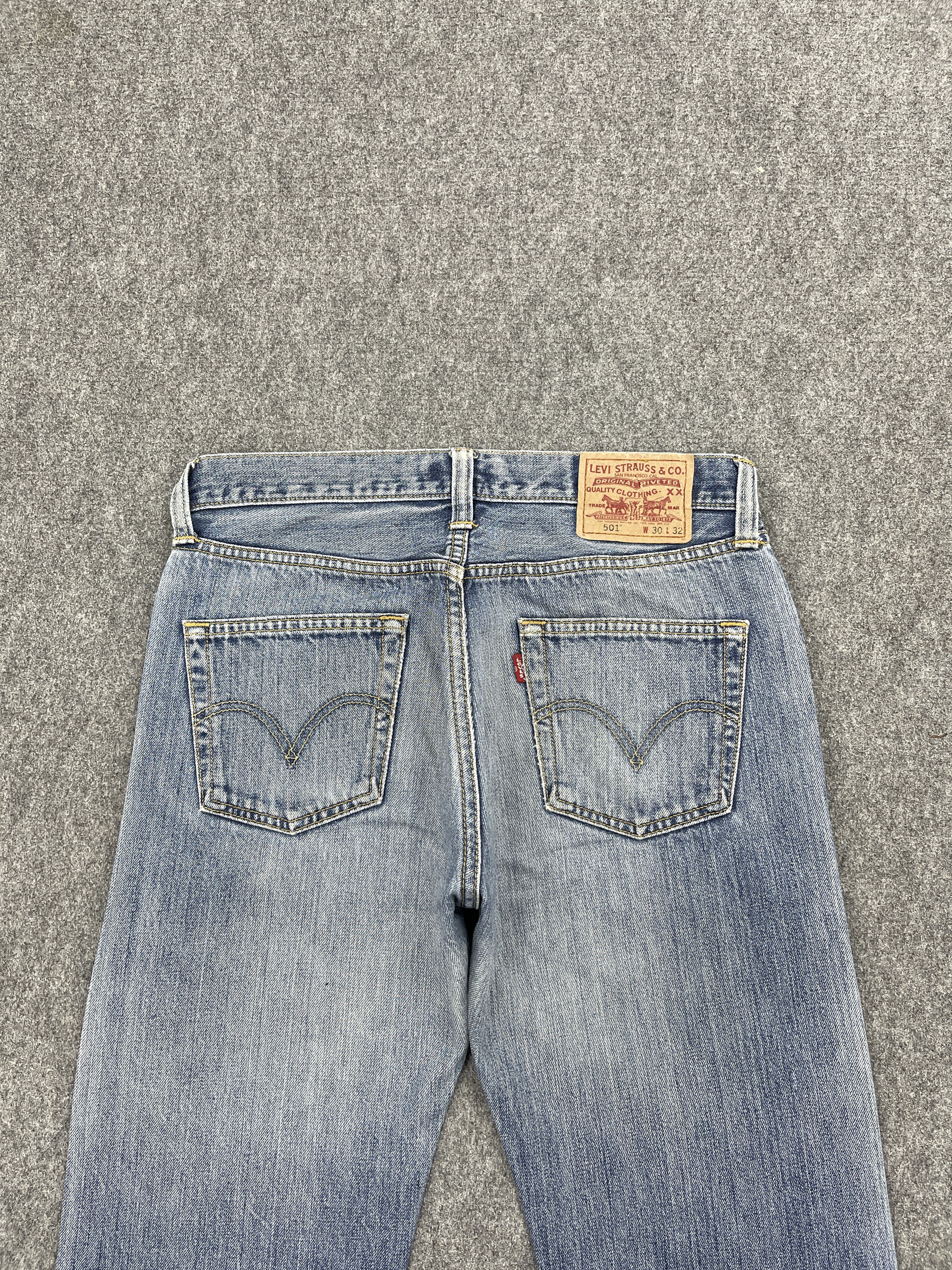 Levi's × Vintage Vintage Levis 501 Light Blue Washed Jeans Size US 30 / EU 46 - 4 Thumbnail