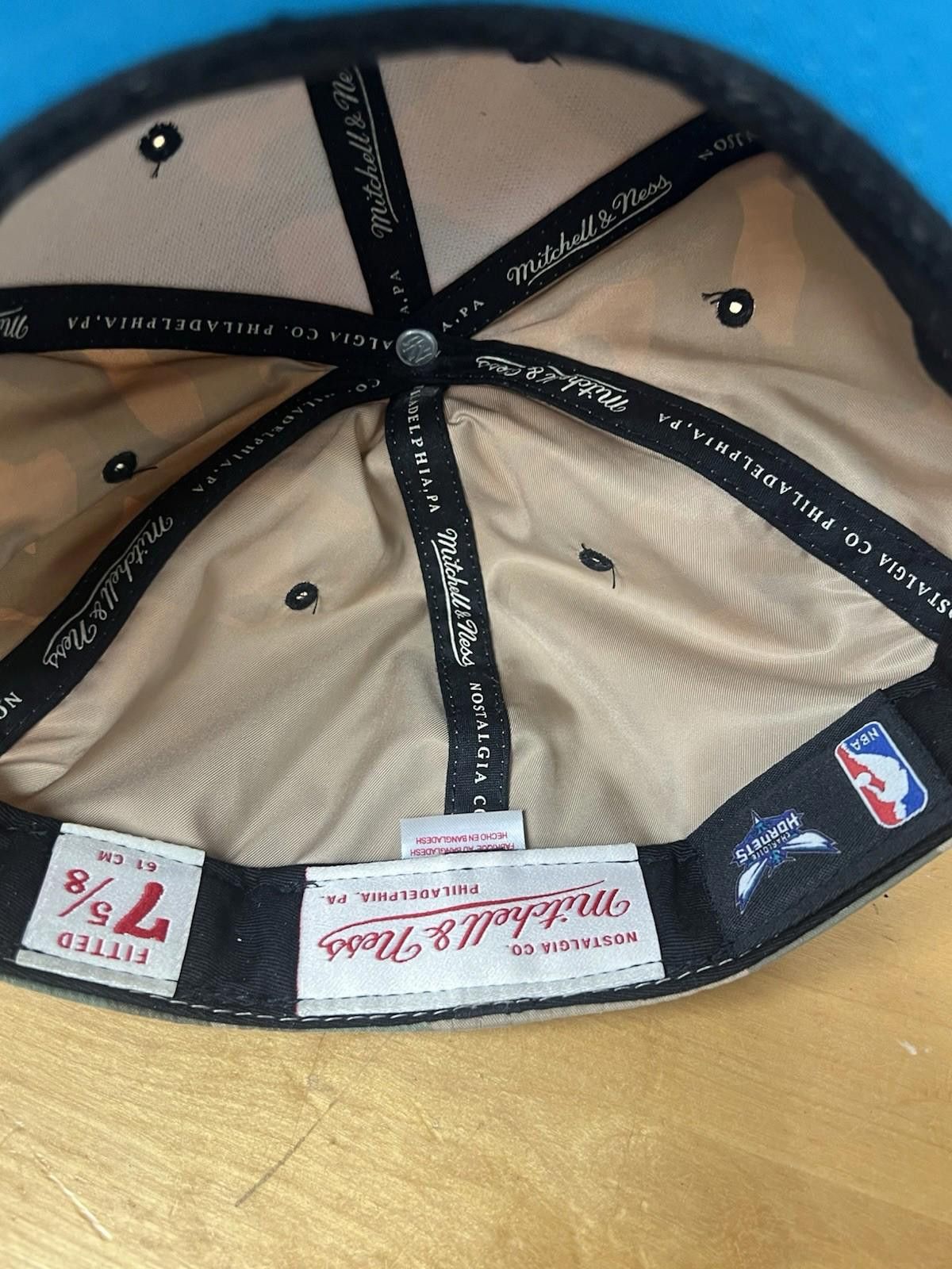 Mitchell & Ness Charlotte Hornets Mitchell And Ness Camo Hat Size ONE SIZE - 10 Thumbnail