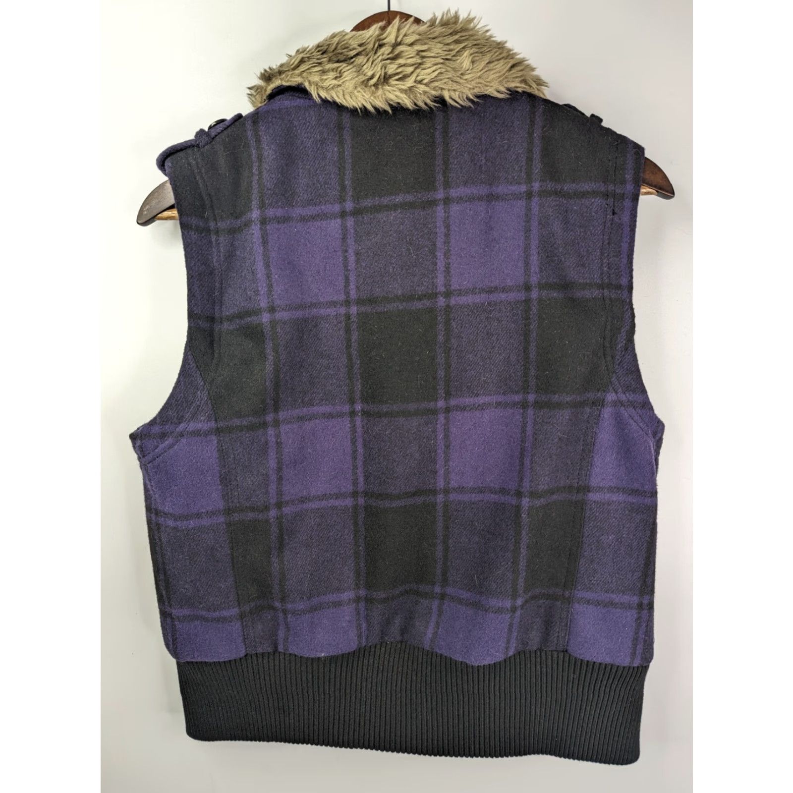Anchor Blue Anchorblue Vest Black & Purple Plaid Lined Size Large Faux Fur Collar Zip Snaps Women Size L / US 10 / IT 46 - 5 Thumbnail