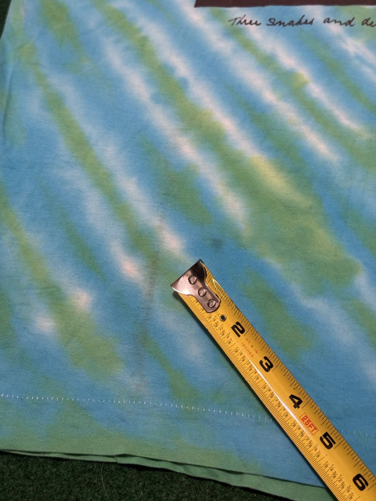 Vintage Vintage 90s Gooses Australia Aboriginal Snake Art T Shirt Size US XL / EU 56 / 4 - 7 Thumbnail