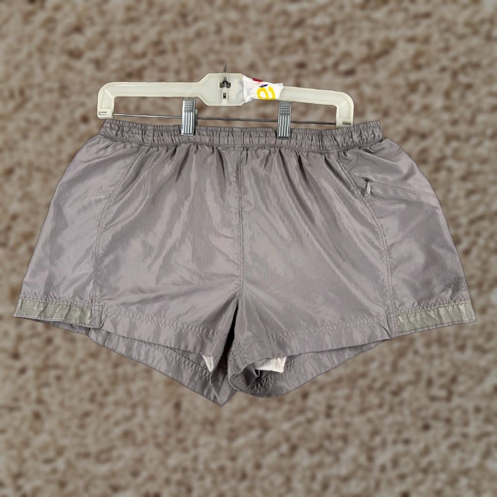 The North Face The North Face Shorts Womens Medium Gray Elastic Waist Lined Polyester Running Size 32" / US 10 / IT 46 - 1 Thumbnail