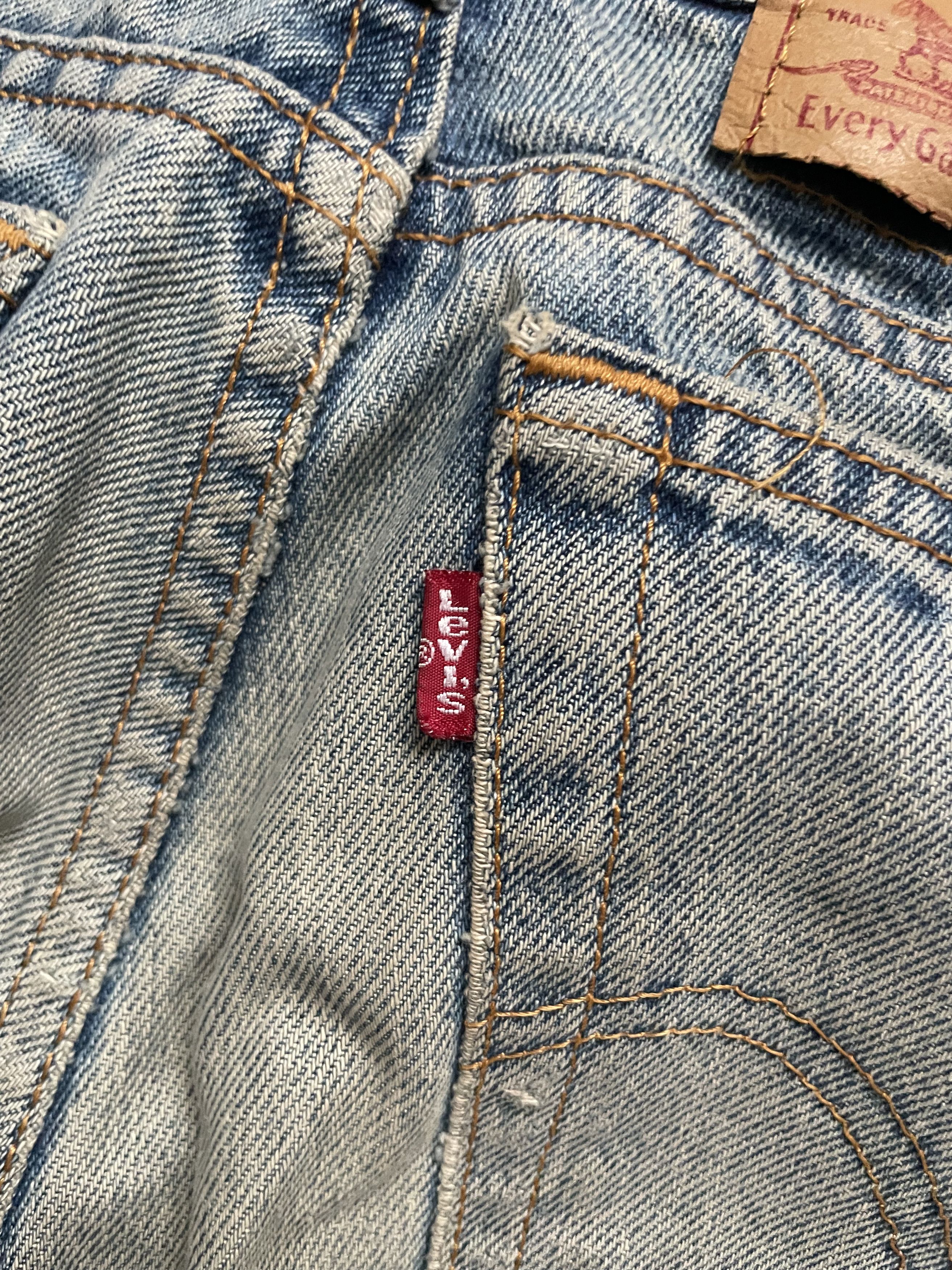 Levi's × Vintage Vintage 90's thrashed Levis 550s Size US 32 / EU 48 - 4 Thumbnail