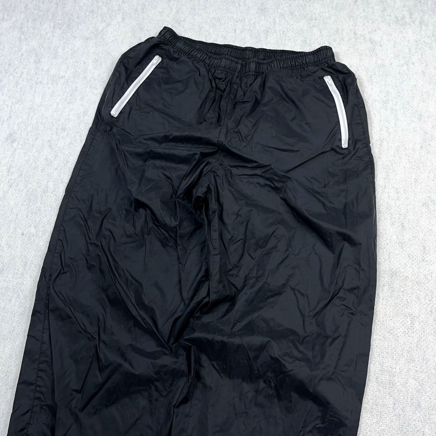Nike Vintage Nike Pants Women XL Black Windbreakers Track Pants 90s Sportswear Nike Womens XL Black 90s Size 40" / US 18 - 6 Thumbnail