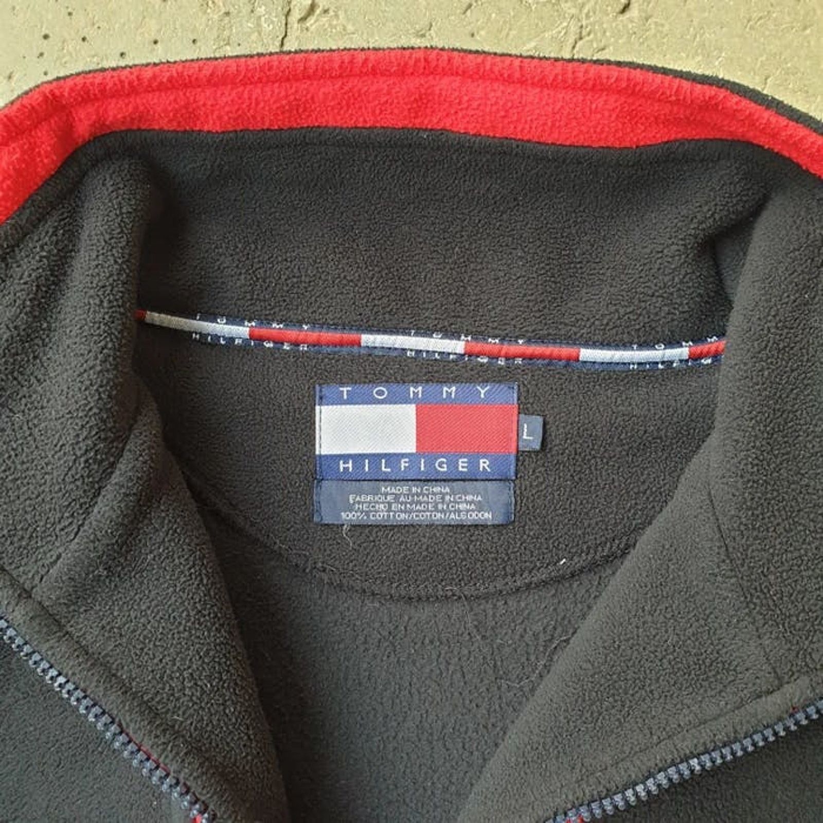Tommy Hilfiger × Vintage Vintage Tommy Hilfiger Fleece Sweater with Logo on the back Size US M / EU 48-50 / 2 - 5 Thumbnail