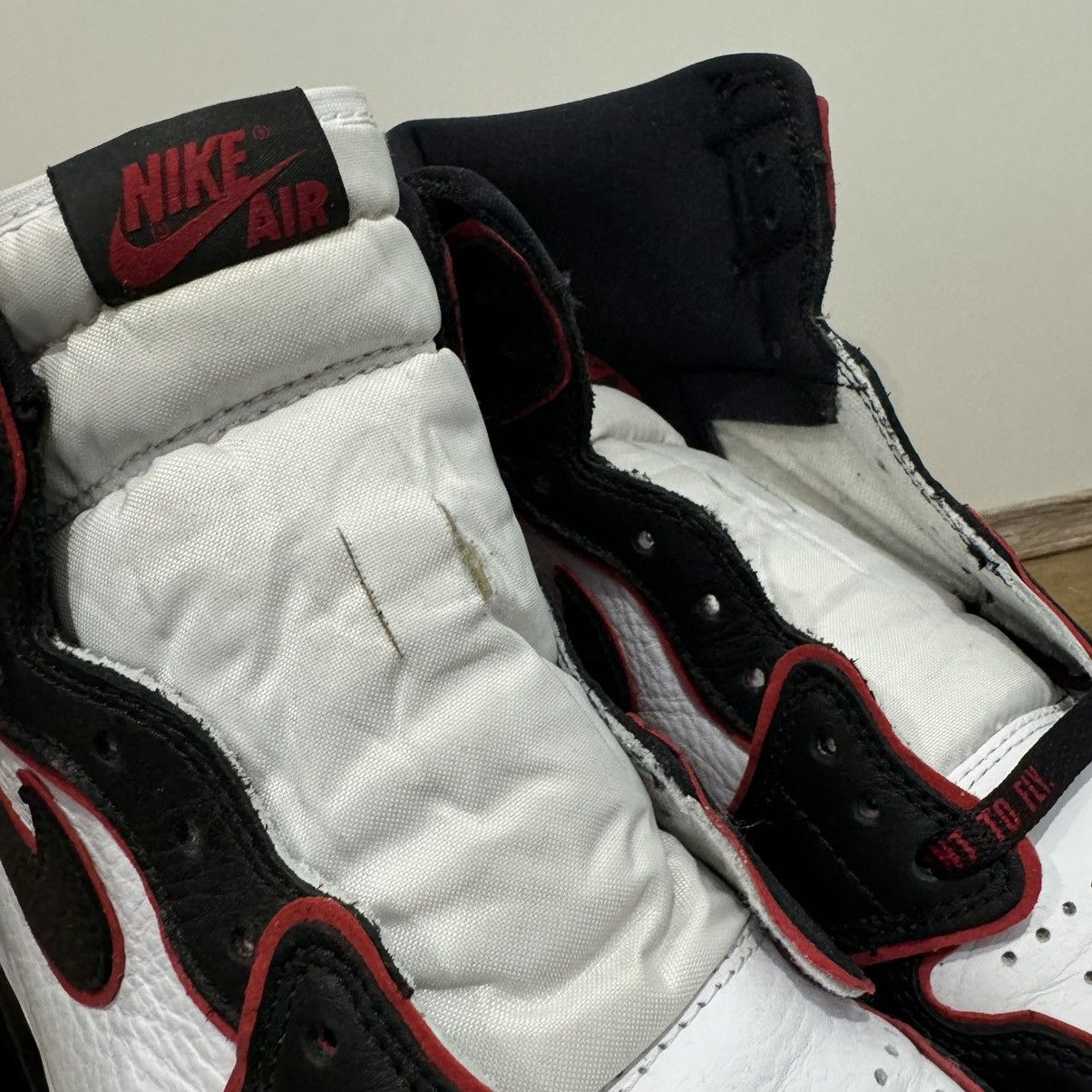 Jordan Brand Jordan 1 High Retro Bloodline Size US 10.5 / EU 43-44 - 5 Thumbnail