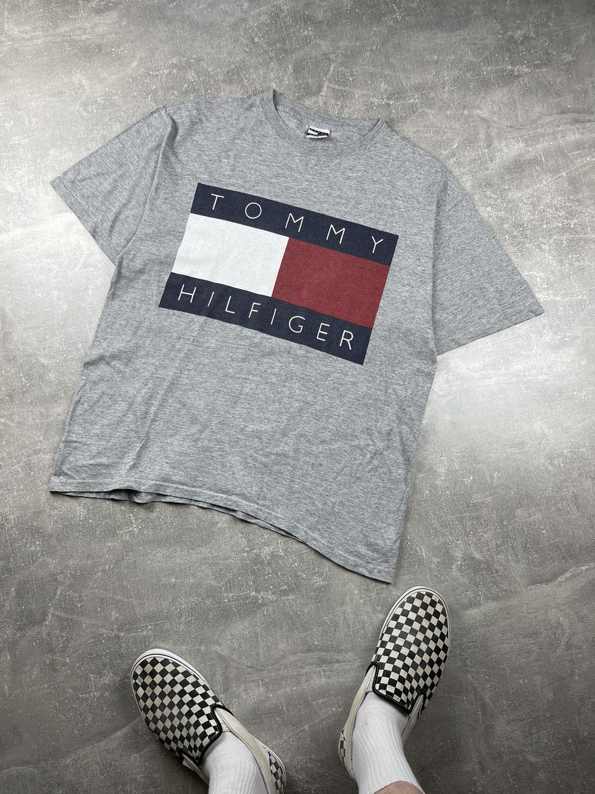 Tommy Hilfiger × Vintage Tommy Hilfiger Vintage 90s Rare Big Logo 1996 T-Shirt Size US L / EU 52-54 / 3 - 1 Thumbnail