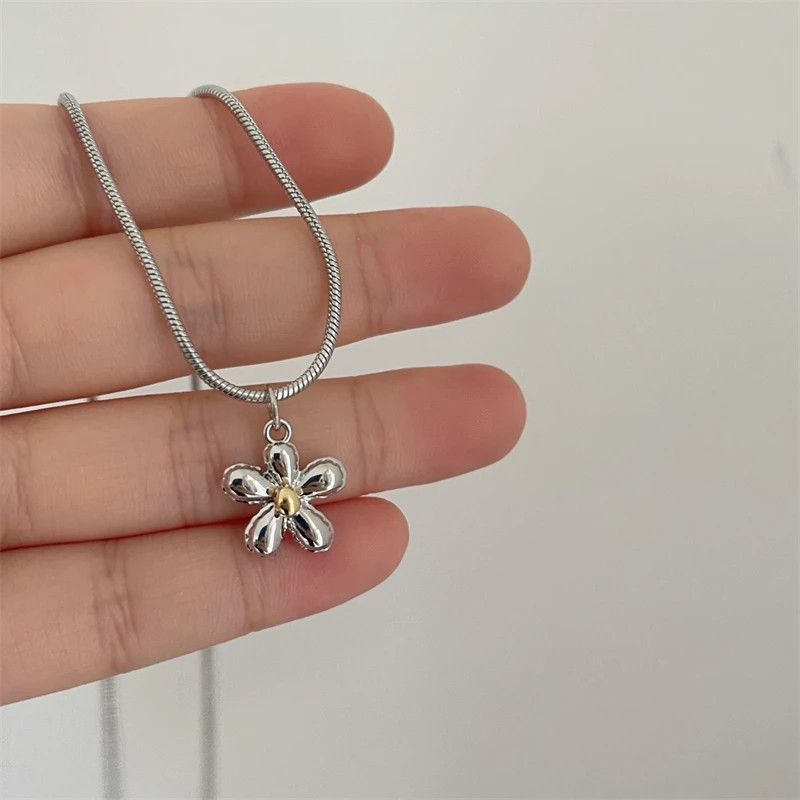 Other Fashion Sweet Cool Flower Pendant Necklaces Size ONE SIZE - 4 Thumbnail