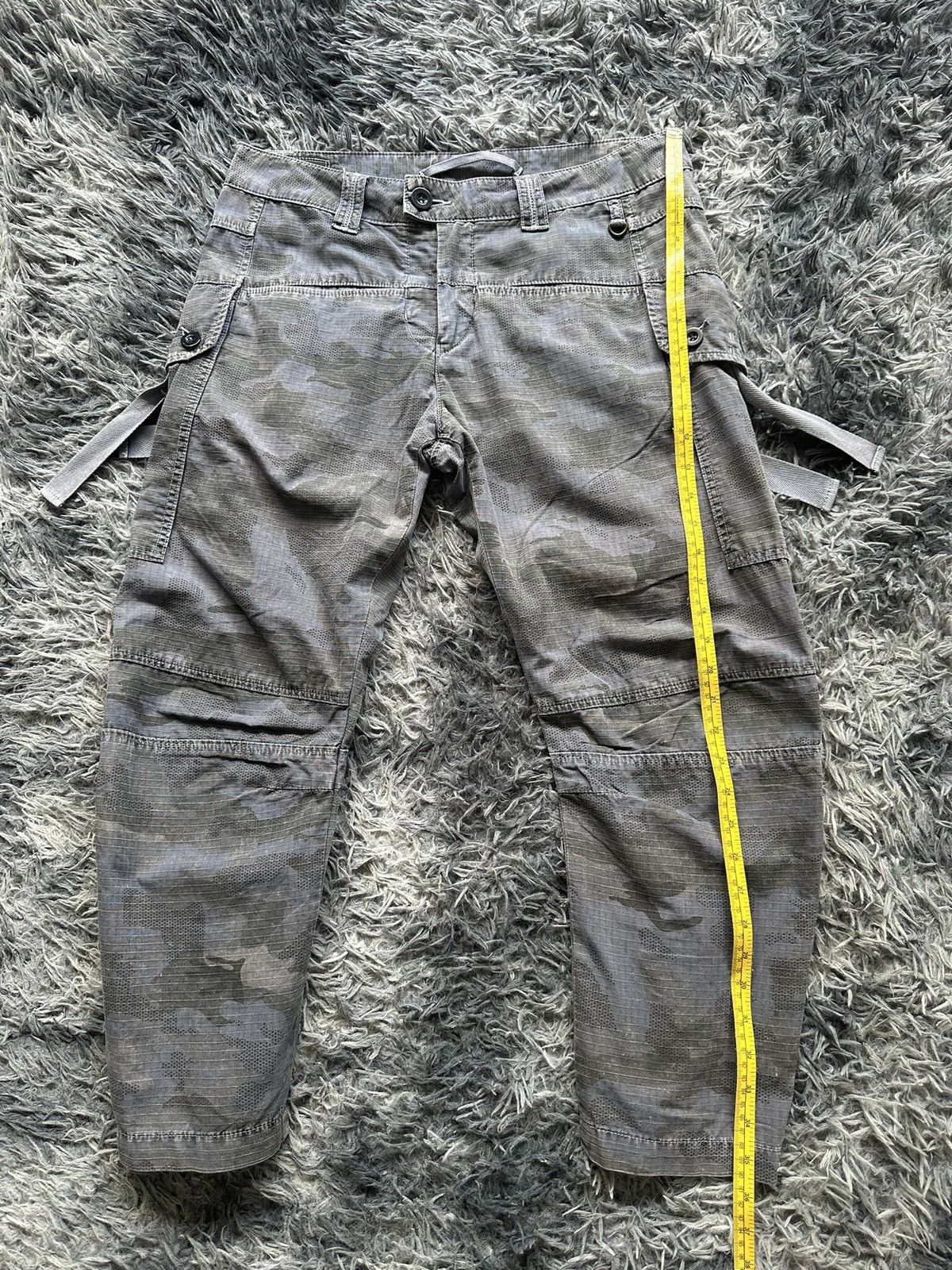 Marithe + Francois Girbaud 2000s MFG camo cargo hybrid quarter pants Size US 33 - 13 Thumbnail