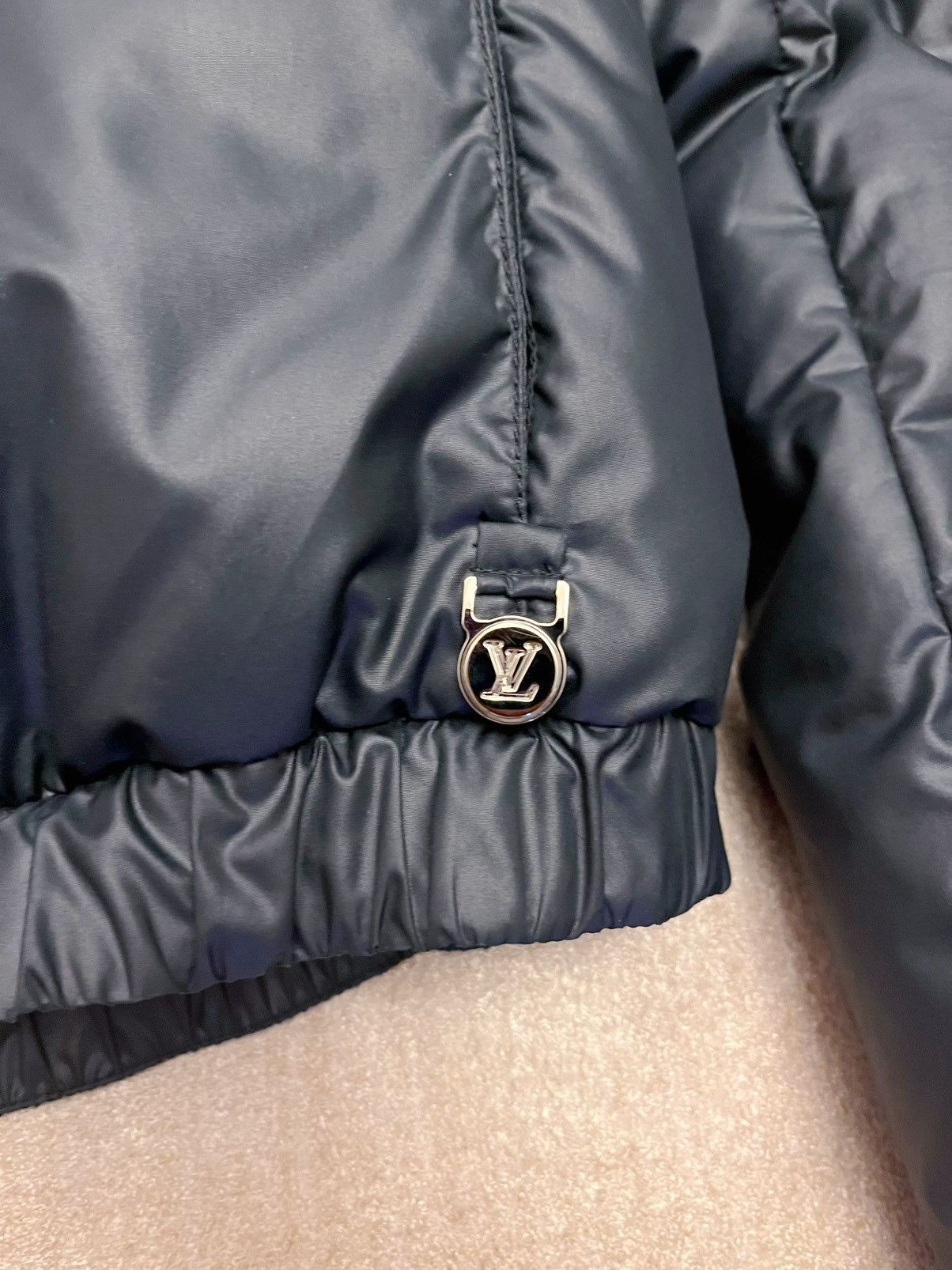 Louis Vuitton Louis Vuitton lightweight down jacket Size US M / EU 48-50 / 2 - 3 Thumbnail