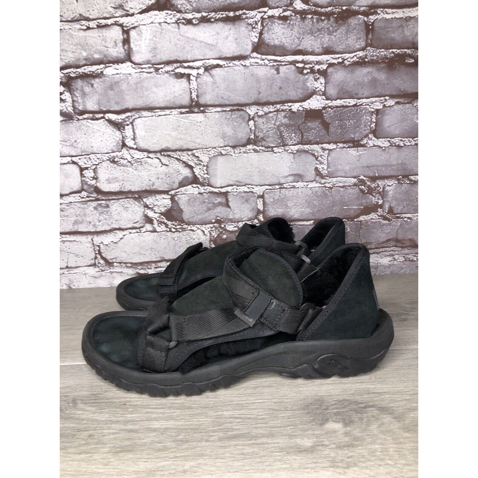 Ugg TEVA UGG COLLAB Black SHEEPSKIN Suede Strappy Outdoor Sandal Size US 10 / EU 43 - 12 Thumbnail