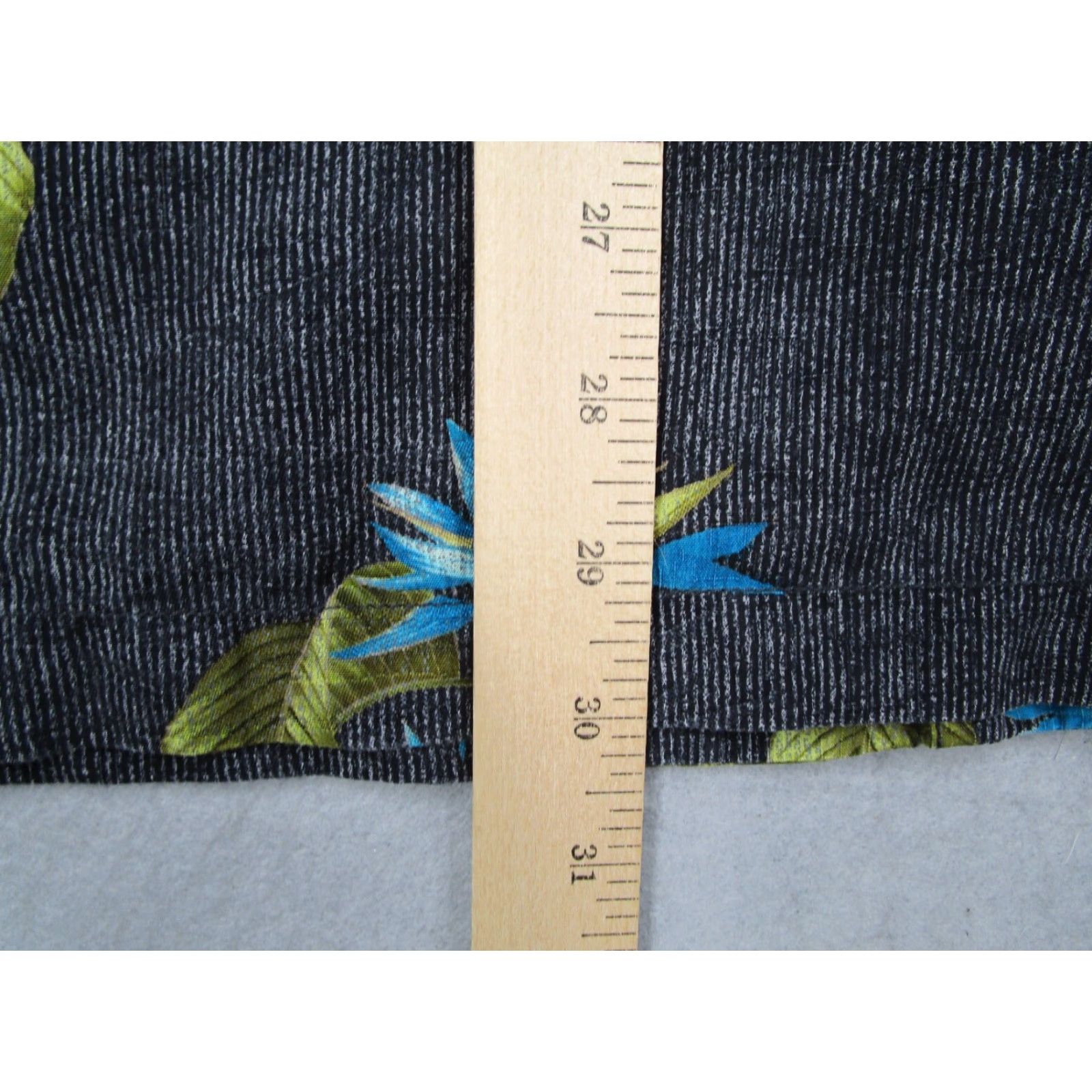 Tommy Bahama Tommy Bahama Shirt Men Extra Large Gray Floral Silk Button Up Hawaiian Camp Tiki Size US XL / EU 56 / 4 - 7 Thumbnail