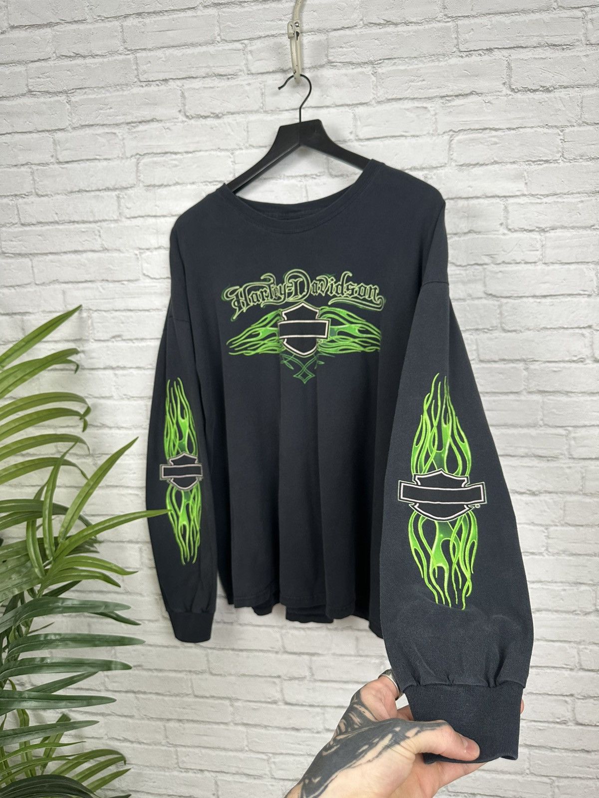 Harley Davidson (2XL) CRAZY BOXY GREEN FLAMES Harley Davidson Longsleeve Tee Size US XXL / EU 58 / 5 - 1 Thumbnail