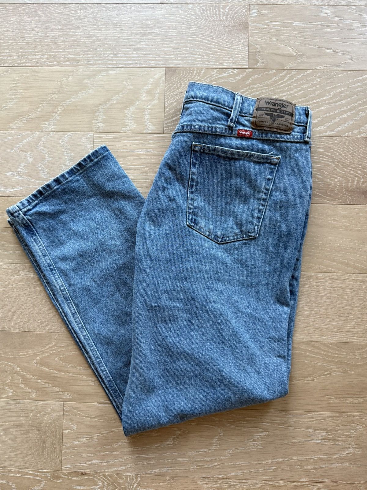 Wrangler Wrangler Light Wash Straight Leg Jeans Size US 38 / EU 54 - 1 Thumbnail