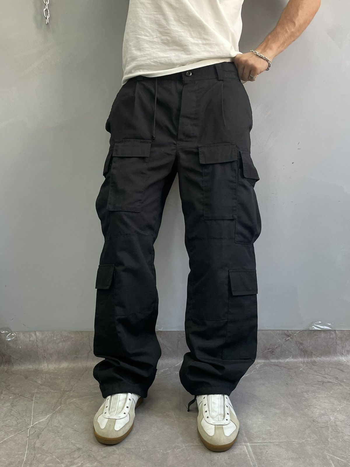 Japanese Brand Multipocket cargo wide leg y2k baggy pants Size US 34 / EU 50 - 1 Thumbnail